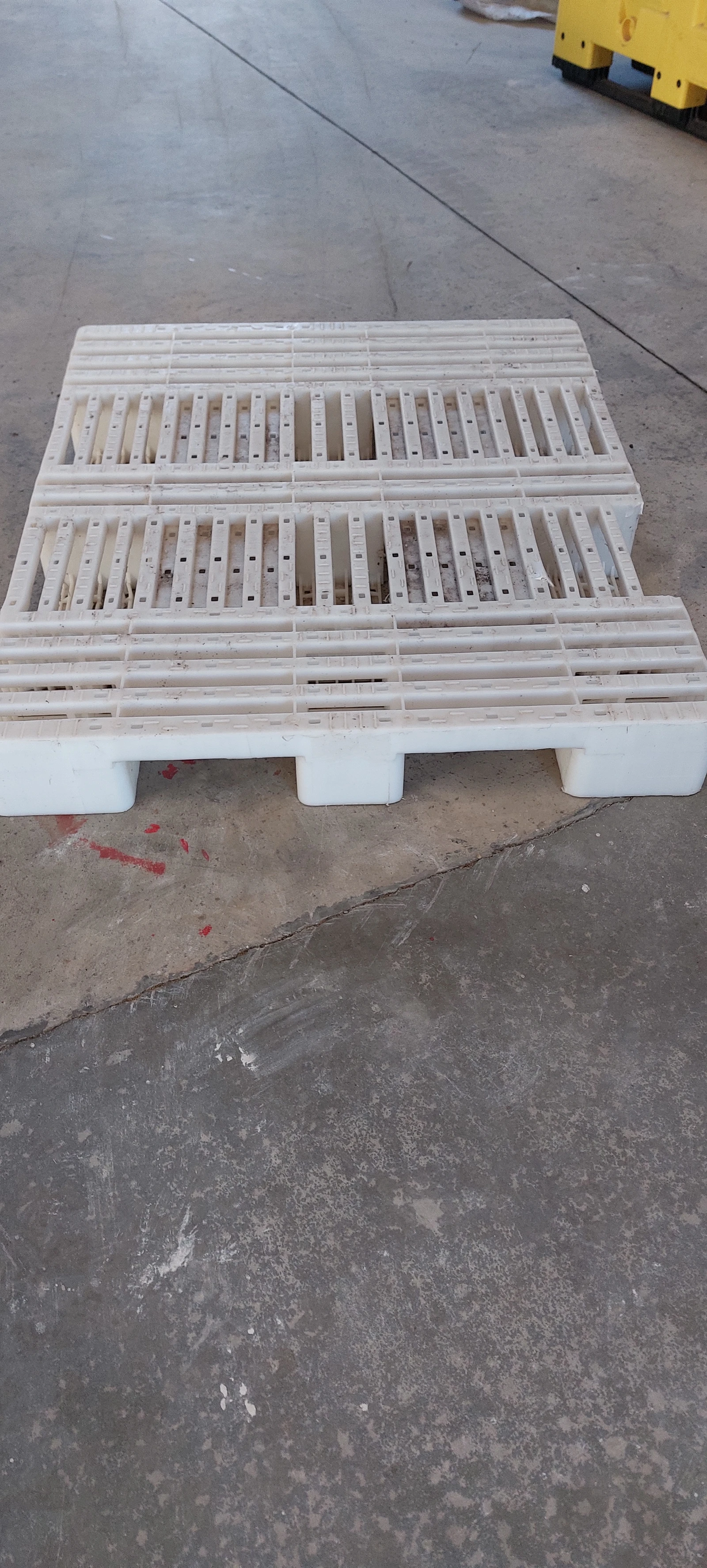 pallet usato 120x100 3 listelli colore bianco logisto